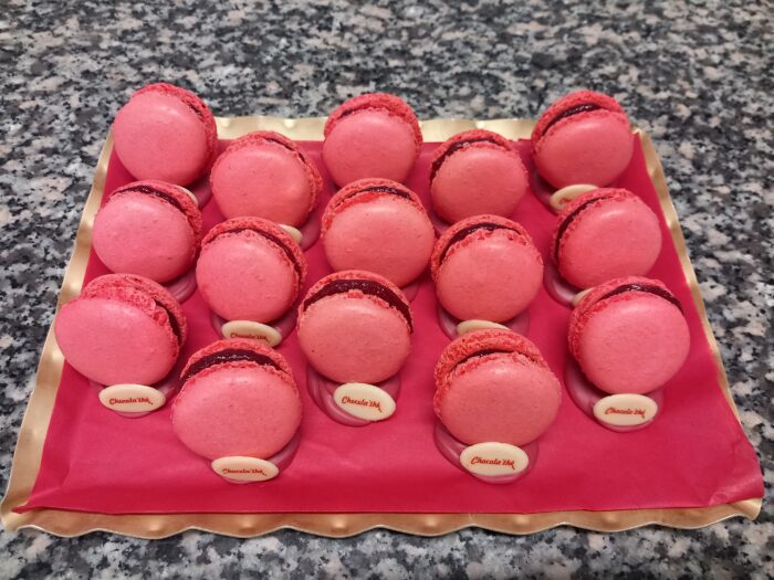 Macaron framboise (mignardises)